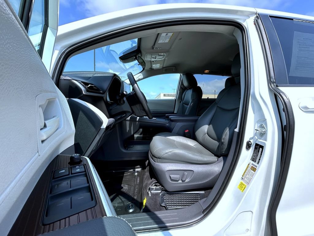 Used 2021 Toyota Sienna LE FWD image 11