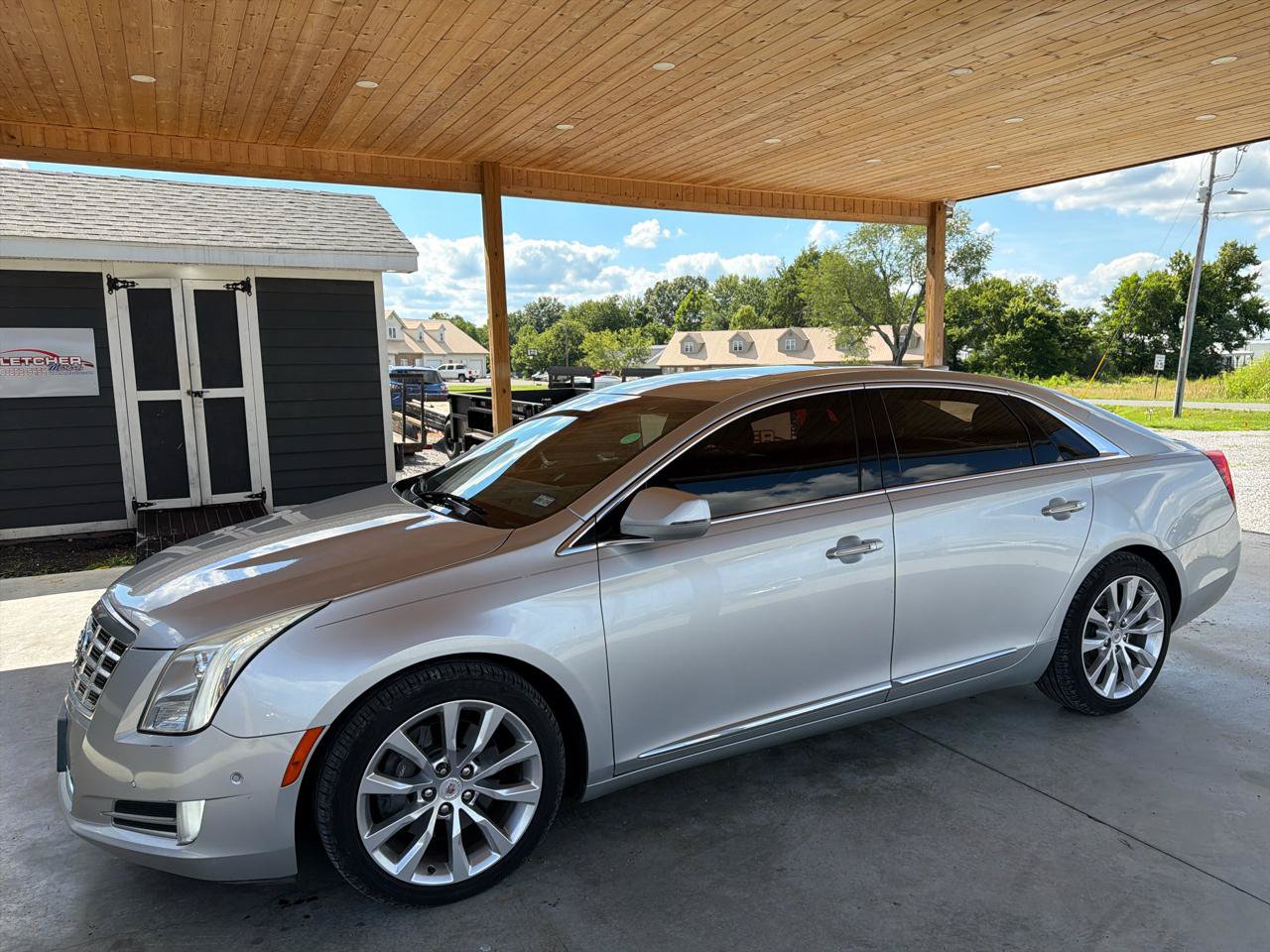 Used 2015 Cadillac XTS Luxury w/ Driver Awareness Package FWD image 2