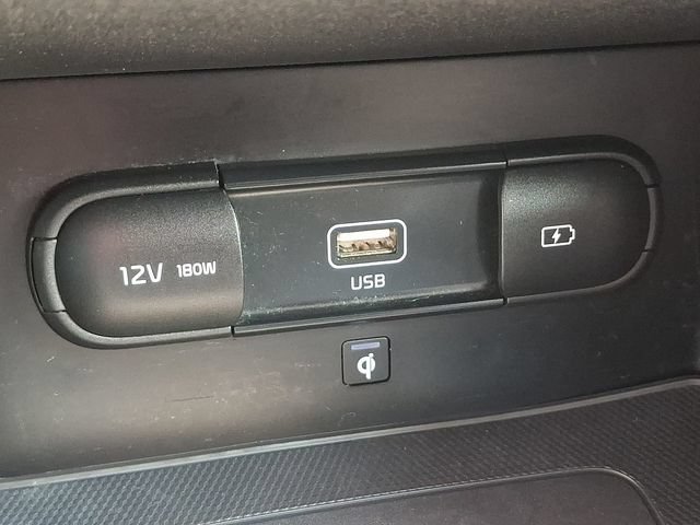 Used 2022 Kia Niro Touring Special Edition FWD image 25