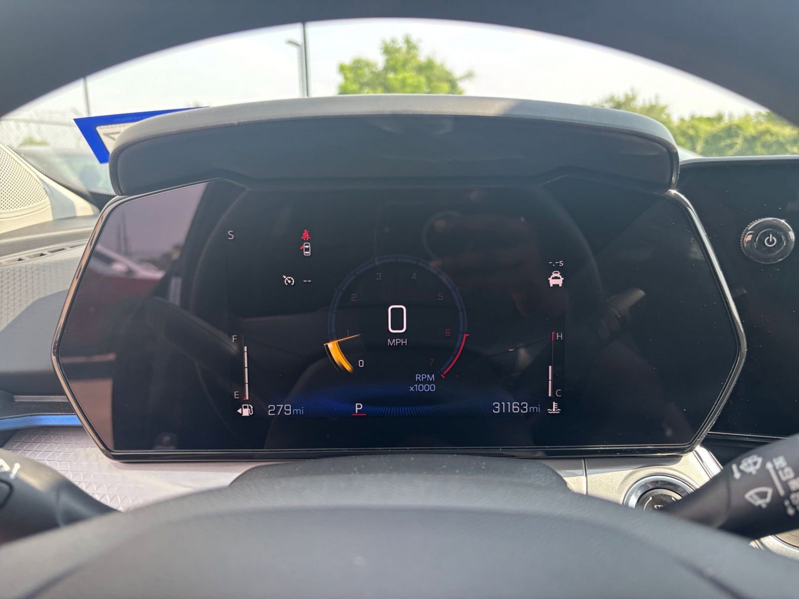 Used 2025 Chevrolet Trax LT FWD image 39