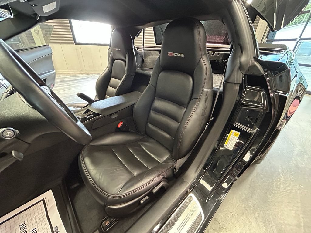 Used 2008 Chevrolet Corvette Z06 w/ Preferred Equipment Group RWD image 5