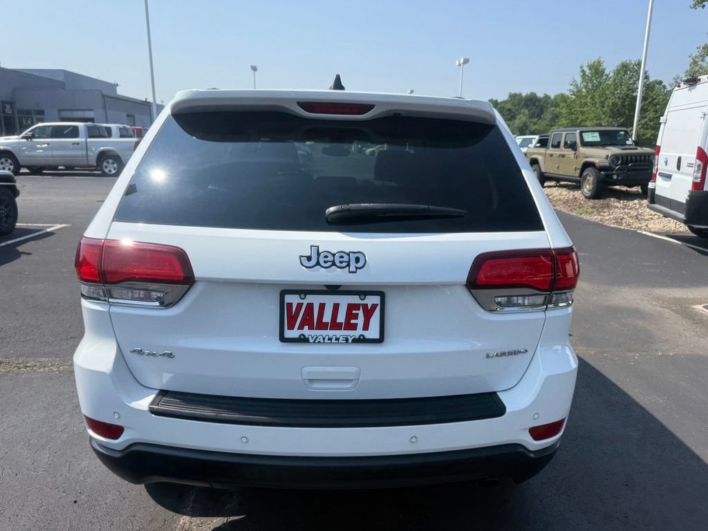Certified 2022 Jeep Grand Cherokee Laredo E AWD/4WD image 5
