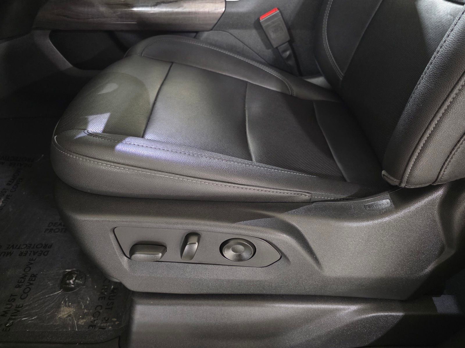 Used 2022 Chevrolet Silverado 1500 LTZ w/ LTZ Convenience Package II AWD/4WD image 27