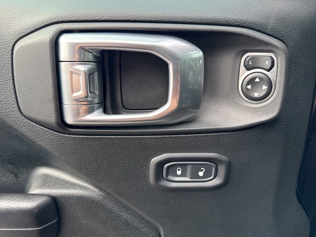 Used 2021 Jeep Wrangler Unlimited Sport image 23