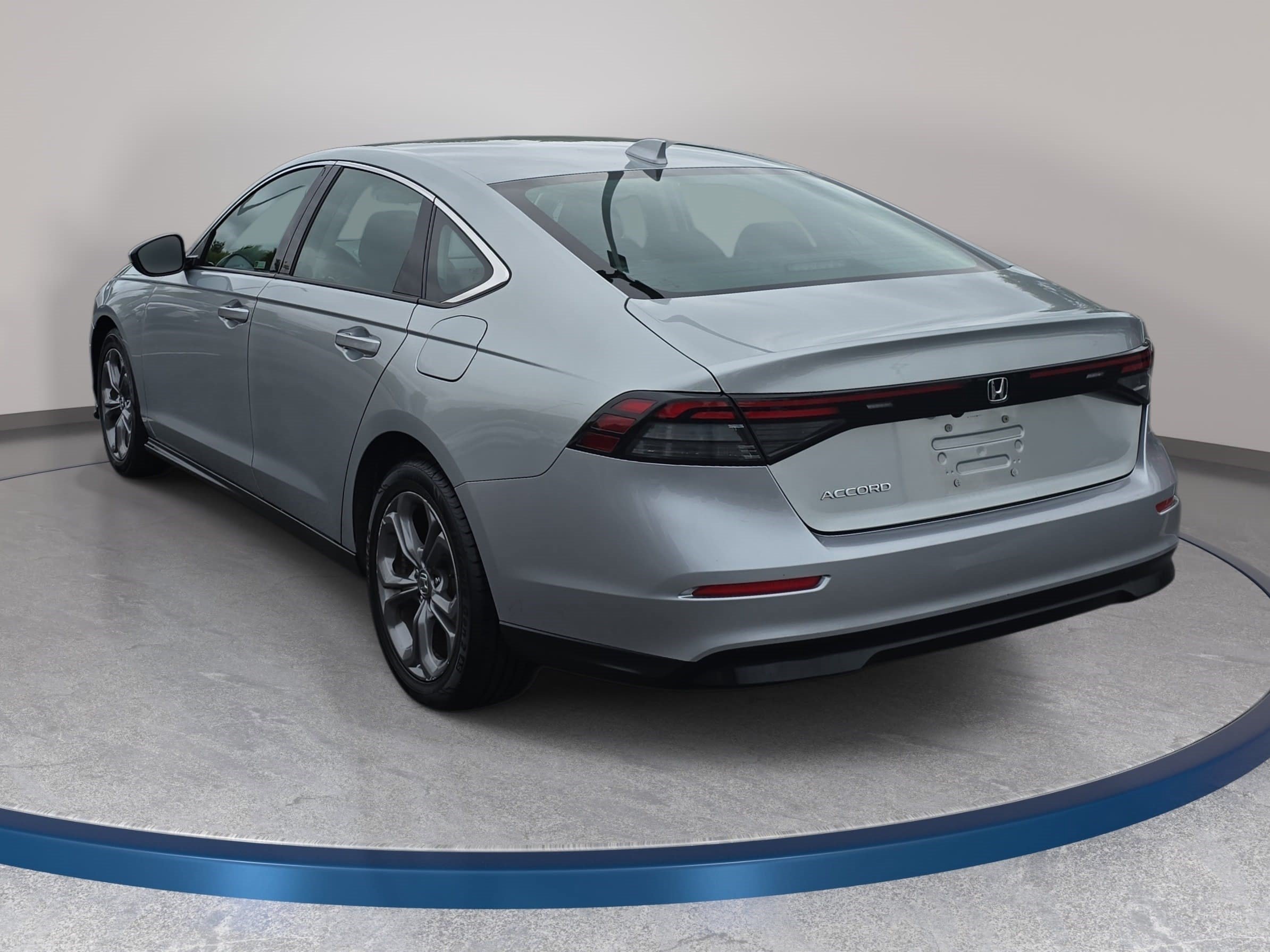 Used 2024 Honda Accord EX image 7