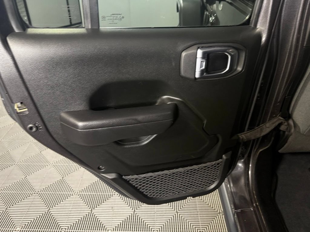 Used 2024 Jeep Wrangler Unlimited AWD/4WD image 24