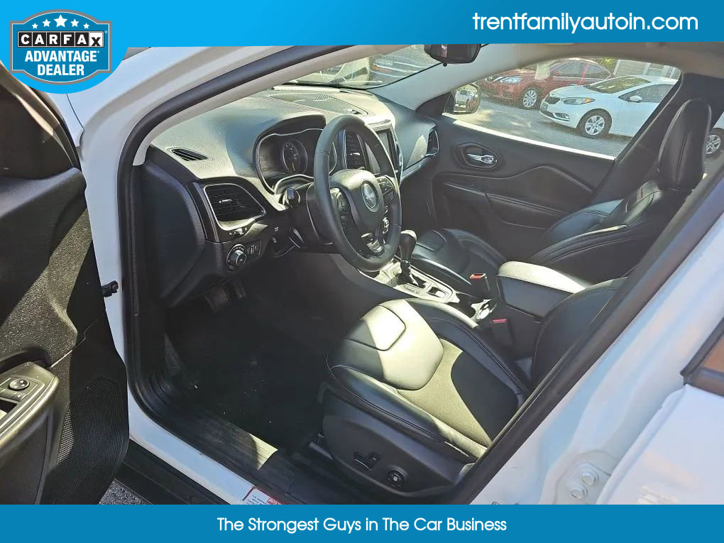 Used 2020 Jeep Cherokee Trailhawk image 28