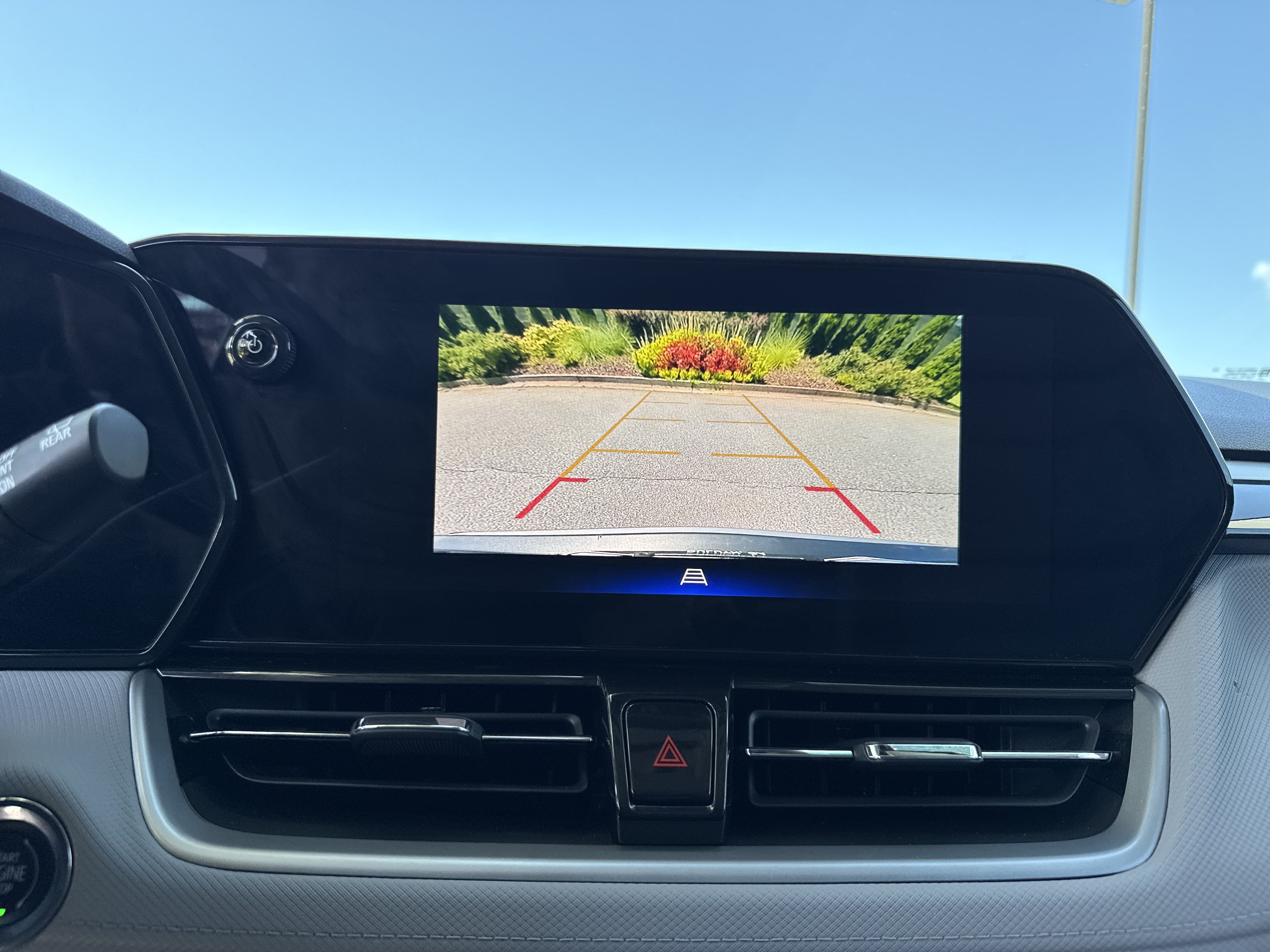 Used 2025 Chevrolet TrailBlazer LT w/ Convenience Package FWD image 24