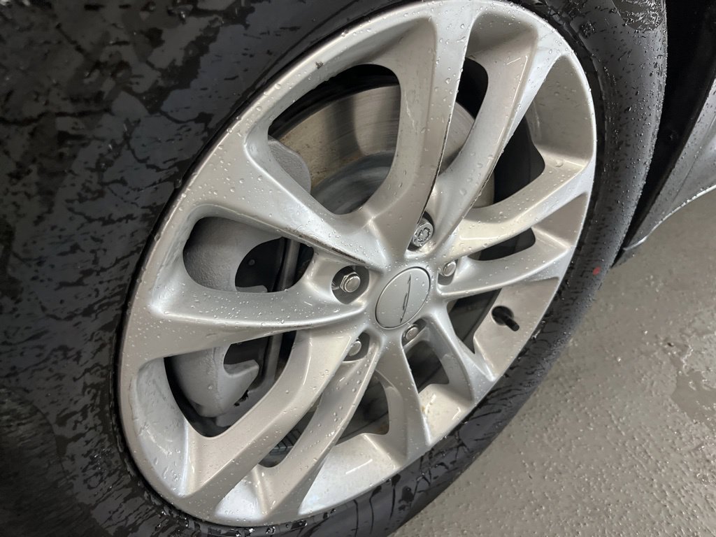 New 2027 Chrysler Pacifica Select AWD/4WD image 12