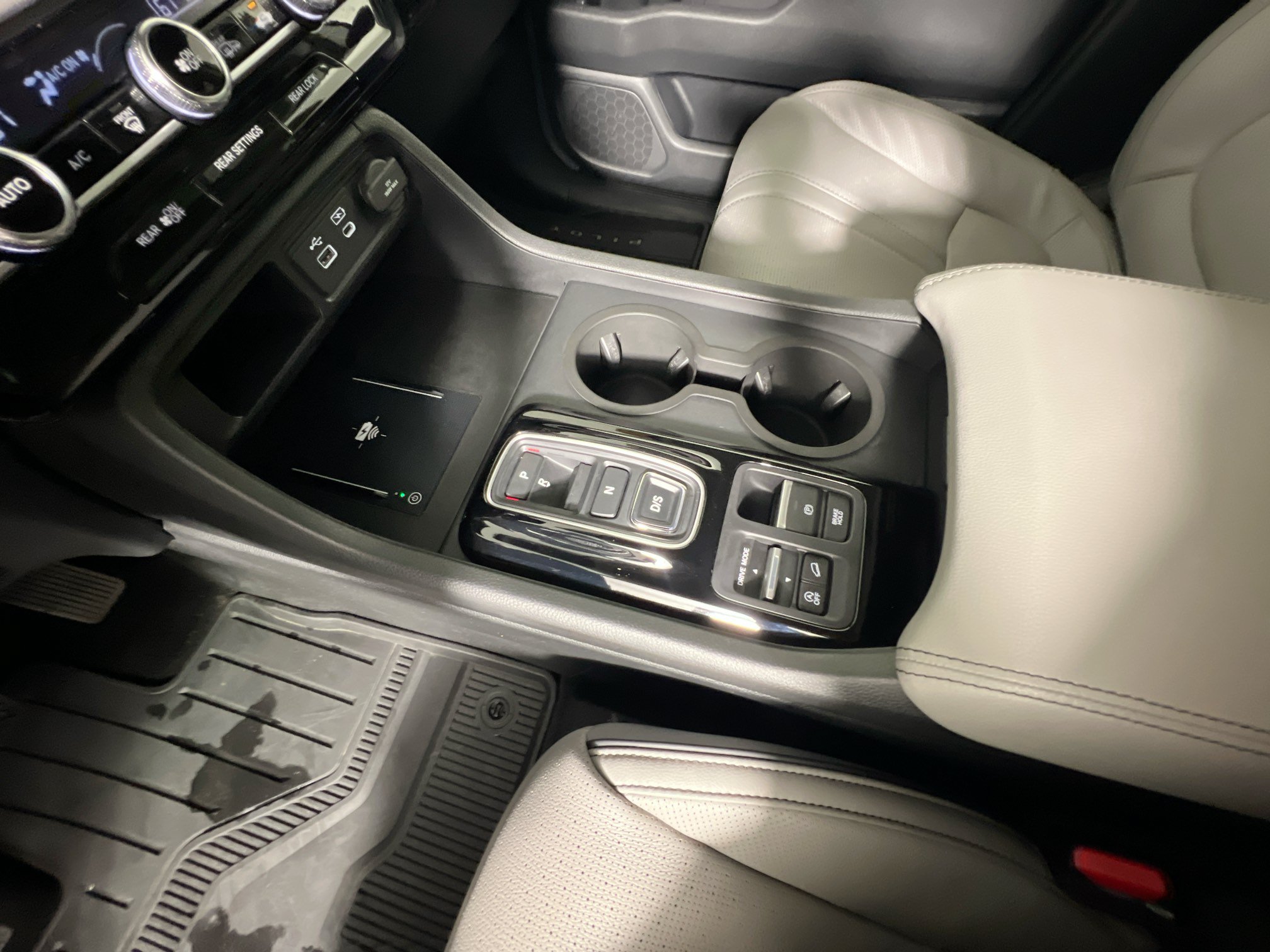 Used 2025 Honda Pilot Elite image 25