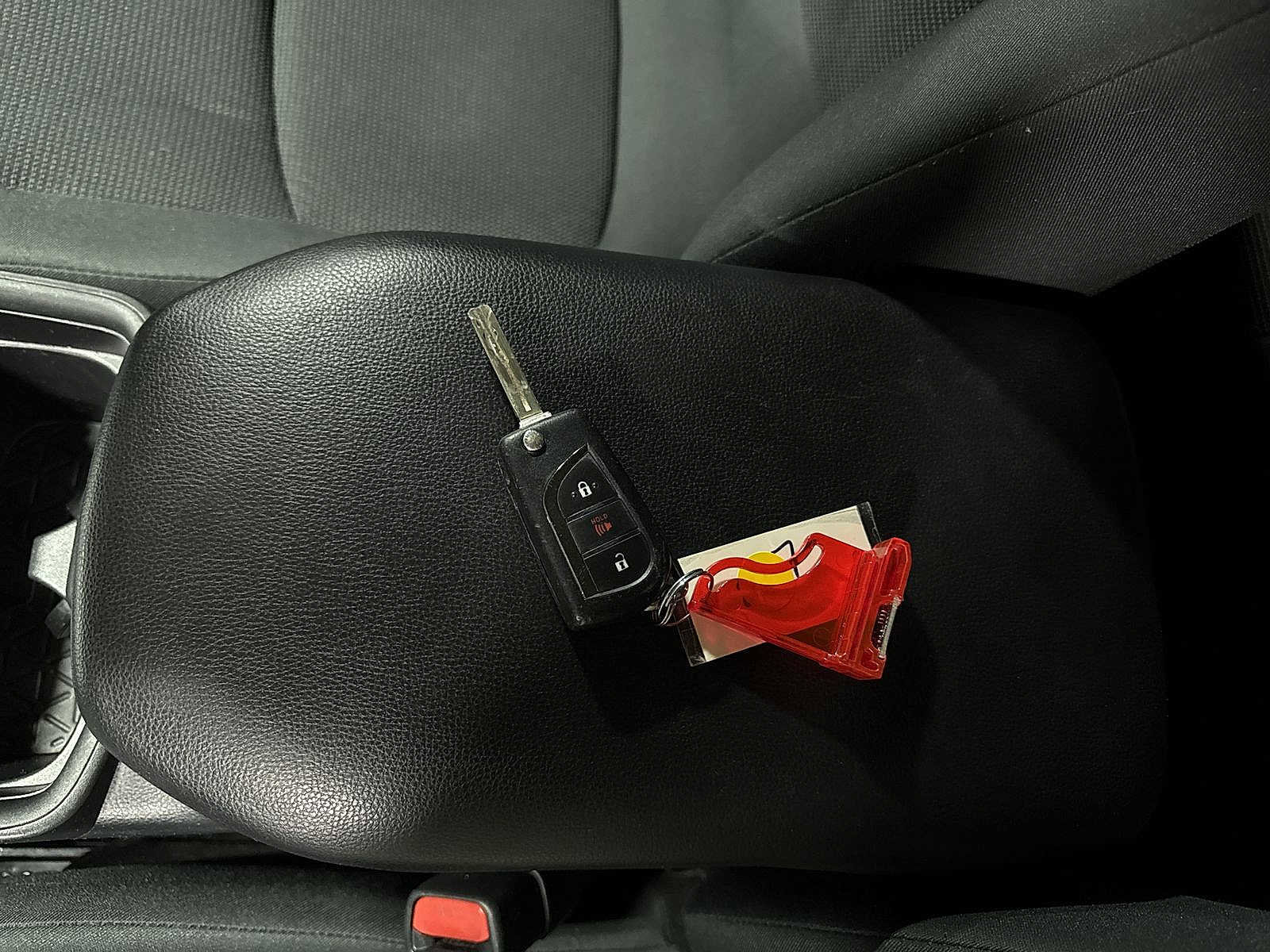 Certified 2019 Toyota RAV4 LE w/ All Weather Liner Package image 31