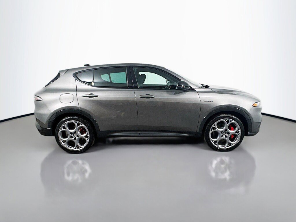 Used 2024 Alfa Romeo Tonale Veloce image 6