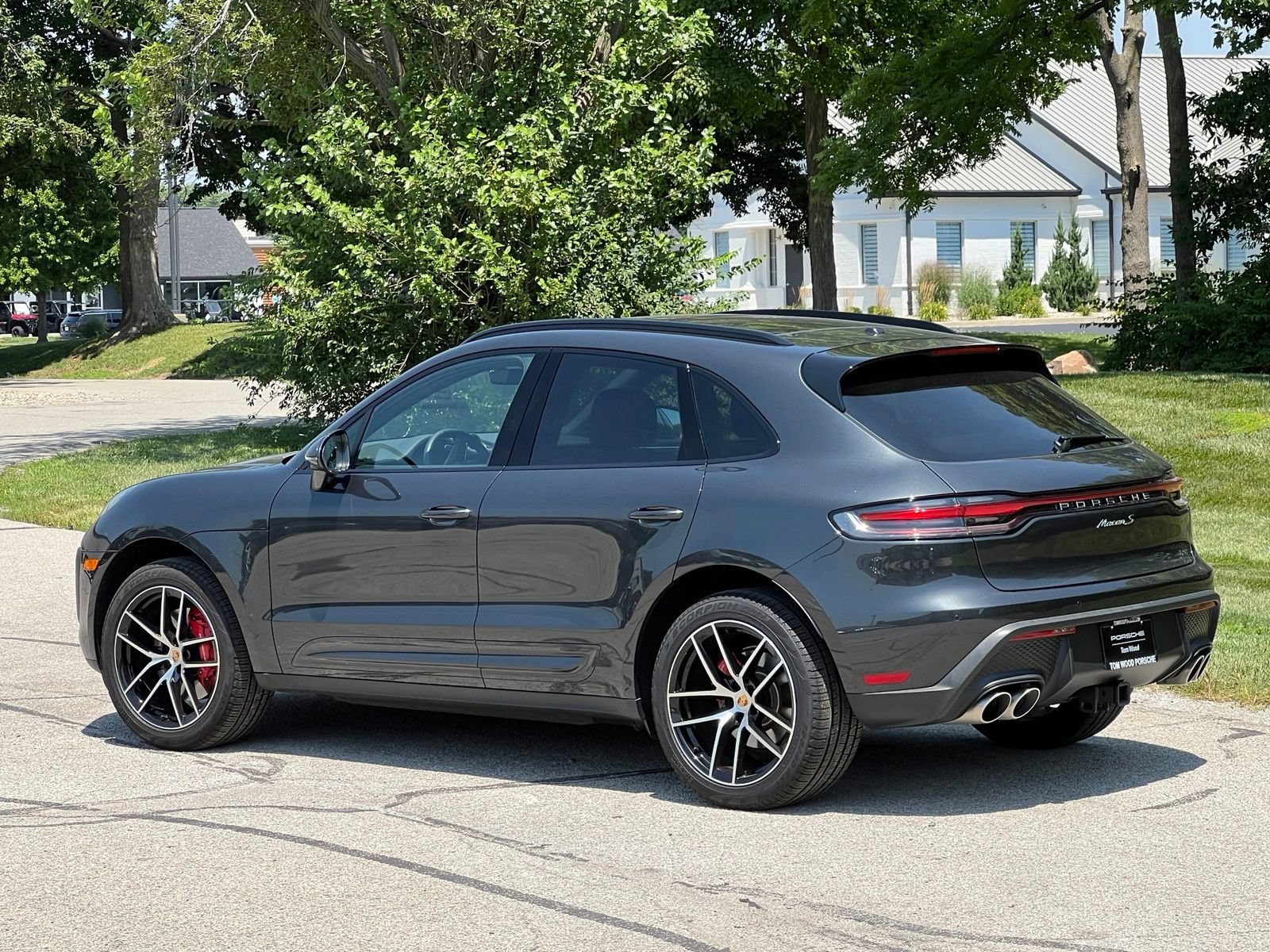 Certified 2025 Porsche Macan S AWD/4WD image 3