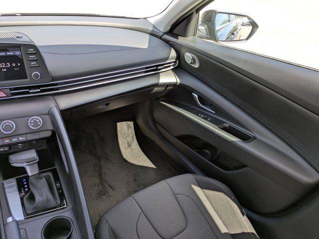 New 2026 Hyundai Elantra SE image 12