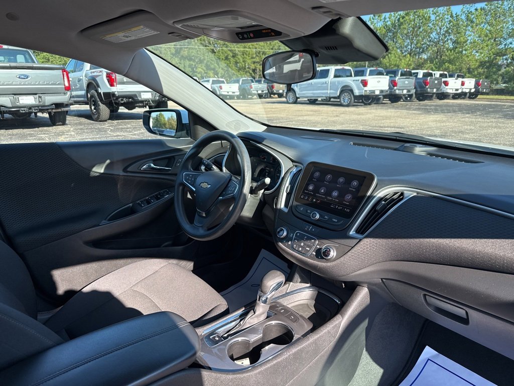 Used 2024 Chevrolet Malibu LT image 18