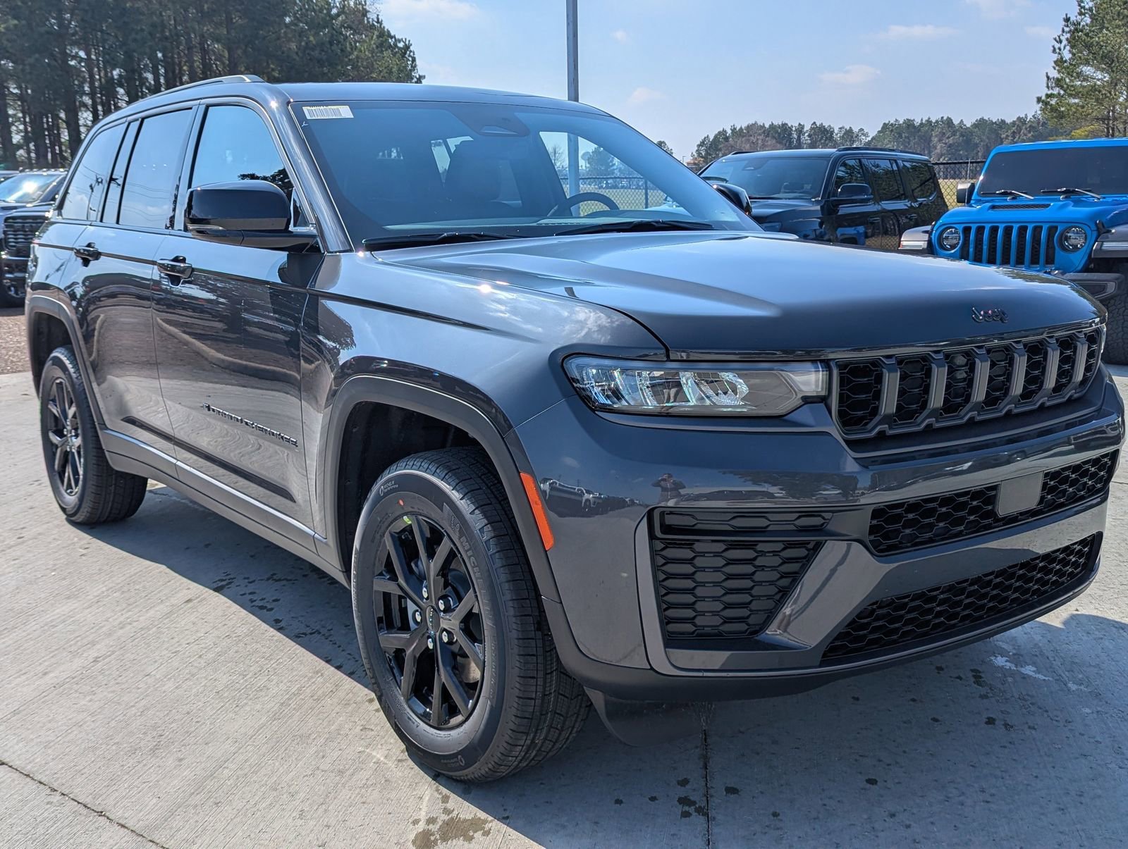 New 2026 Jeep Grand Cherokee Altitude RWD video 2