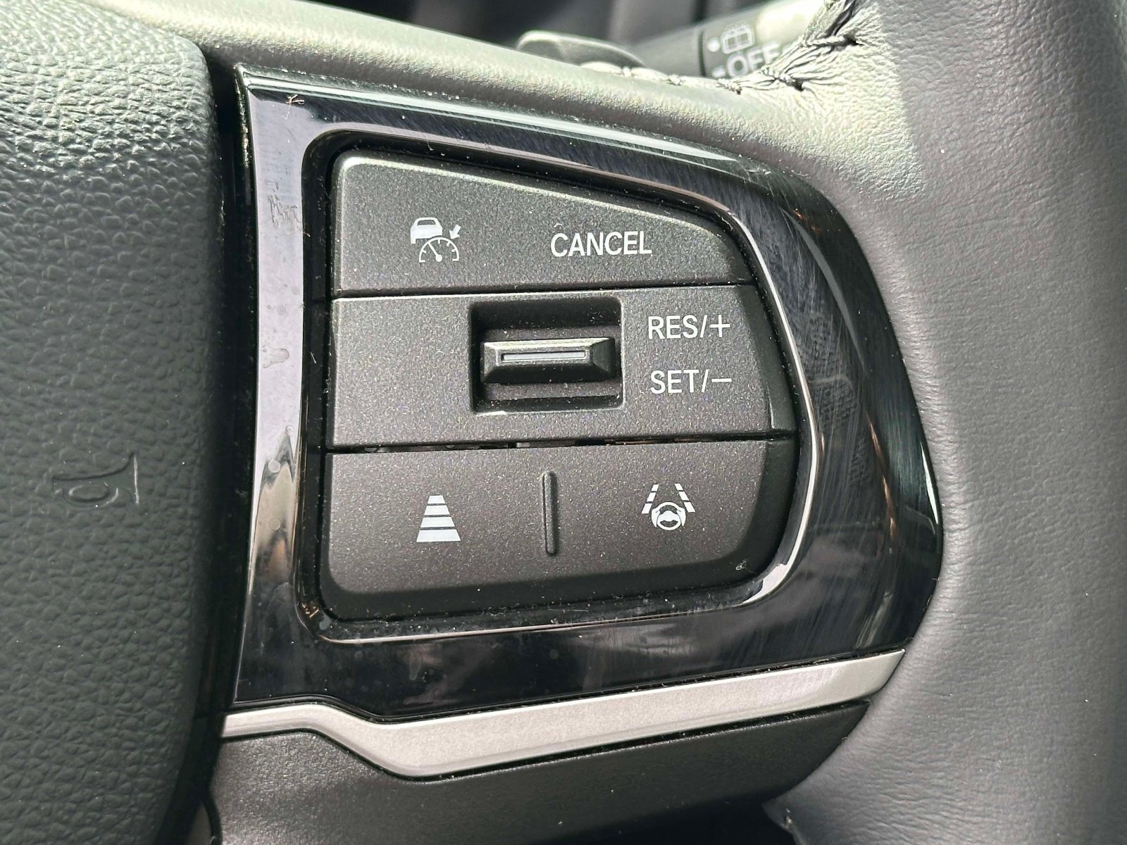 Used 2025 Honda Odyssey EX-L image 24