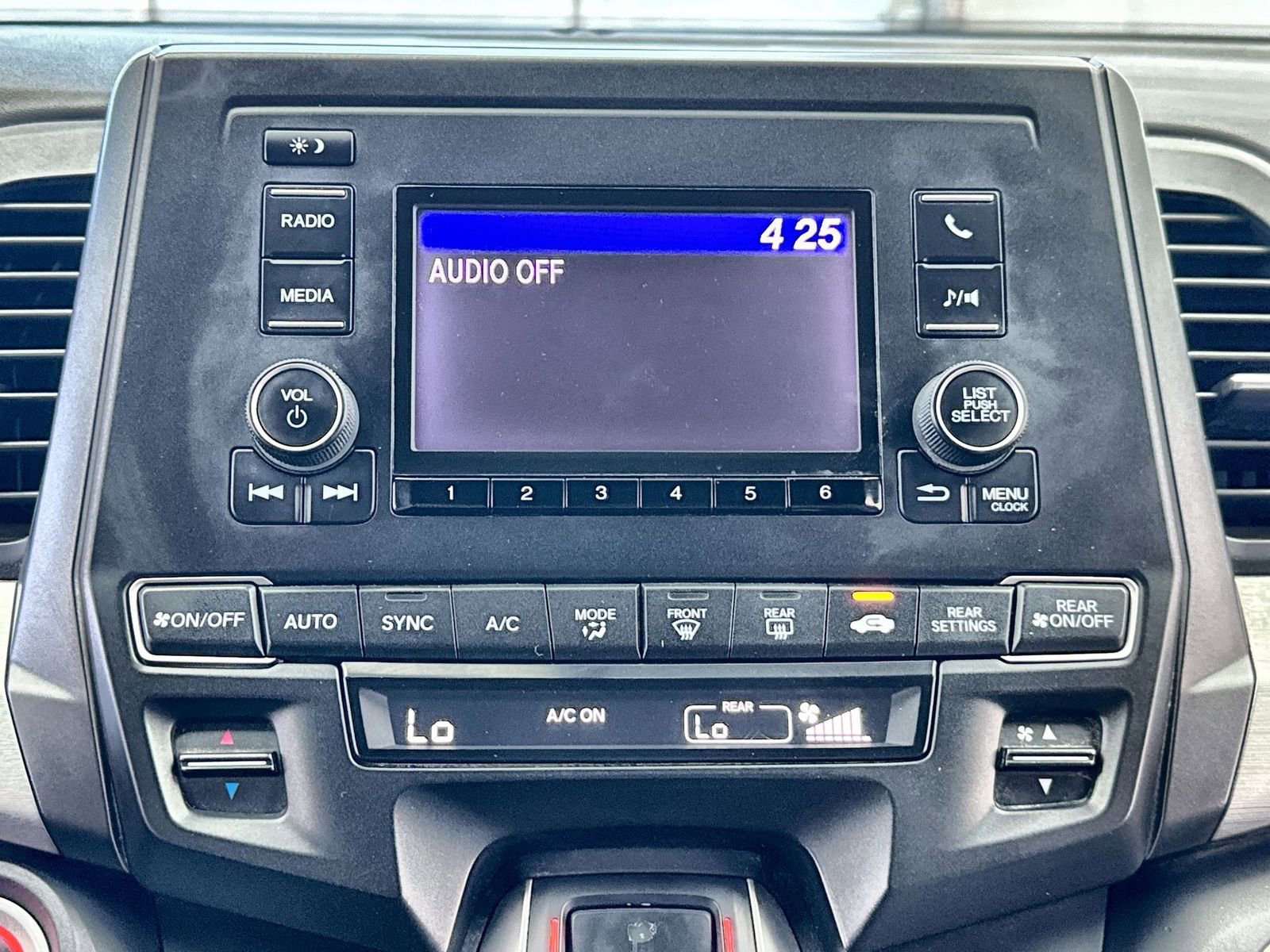 Used 2018 Honda Odyssey LX image 27