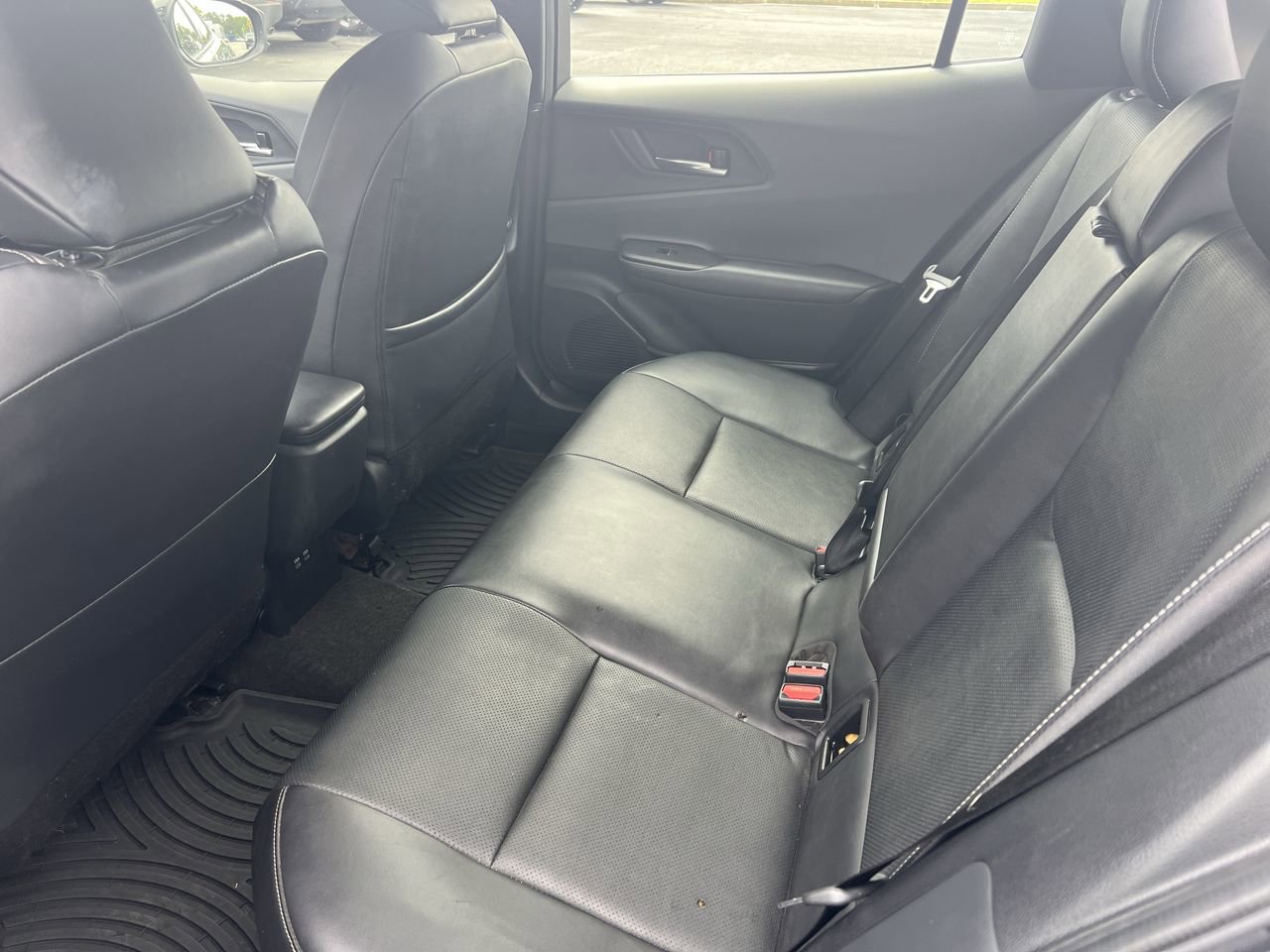 Used 2024 Toyota Prius XLE FWD image 32