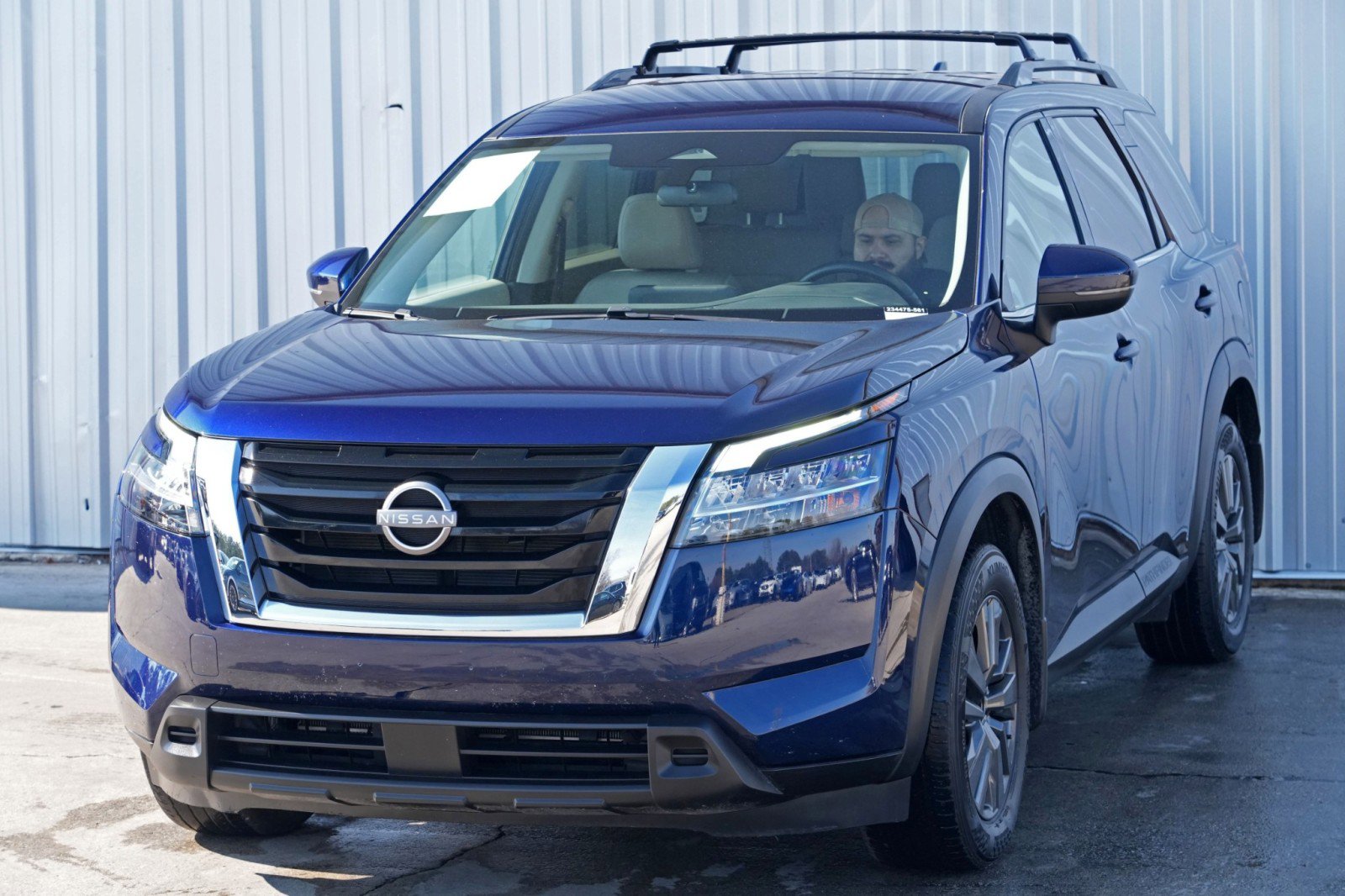 Used 2022 Nissan Pathfinder SV image 43