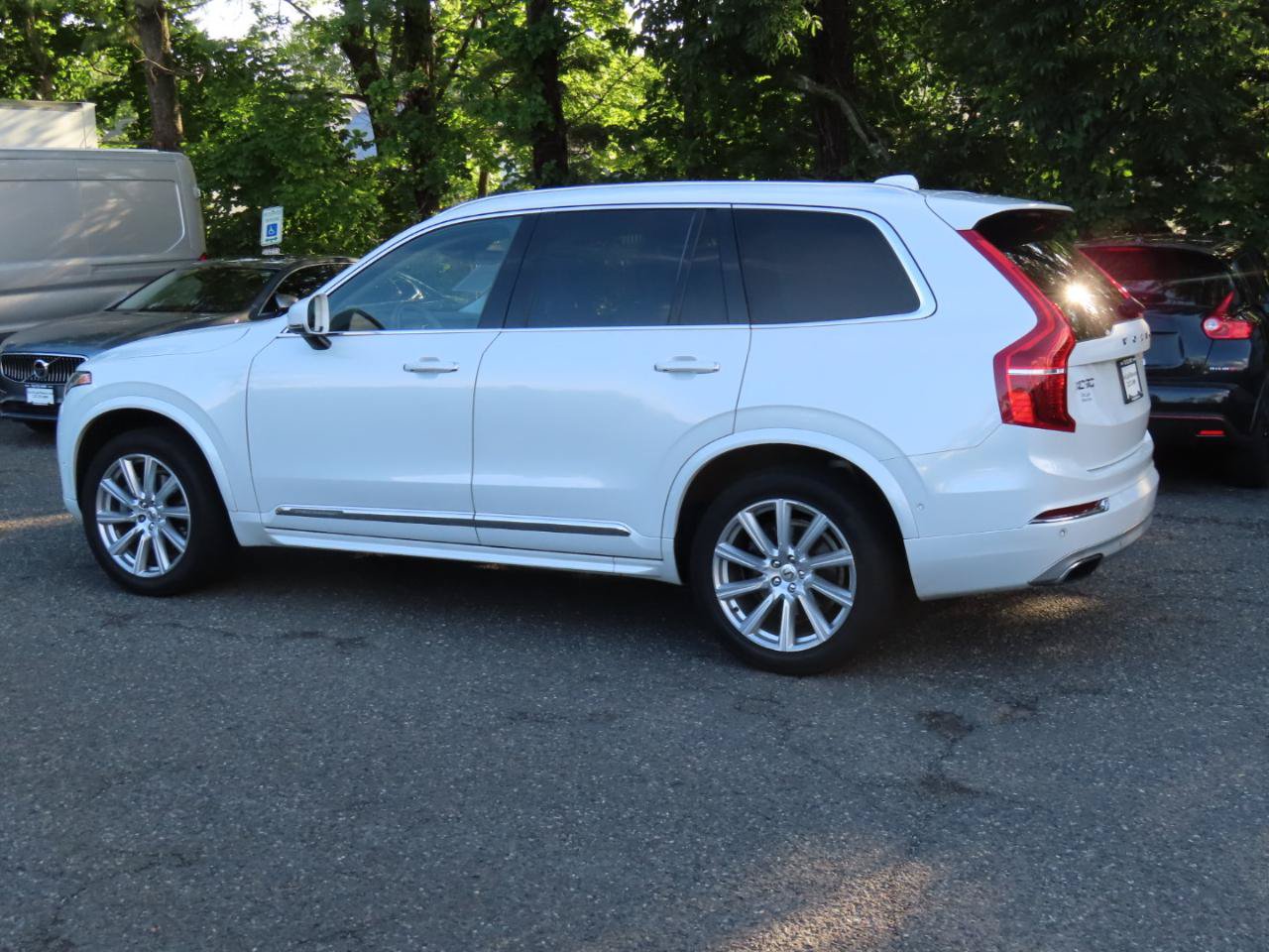 Used 2016 Volvo XC90 T6 Inscription w/ Vision Package AWD/4WD image 2