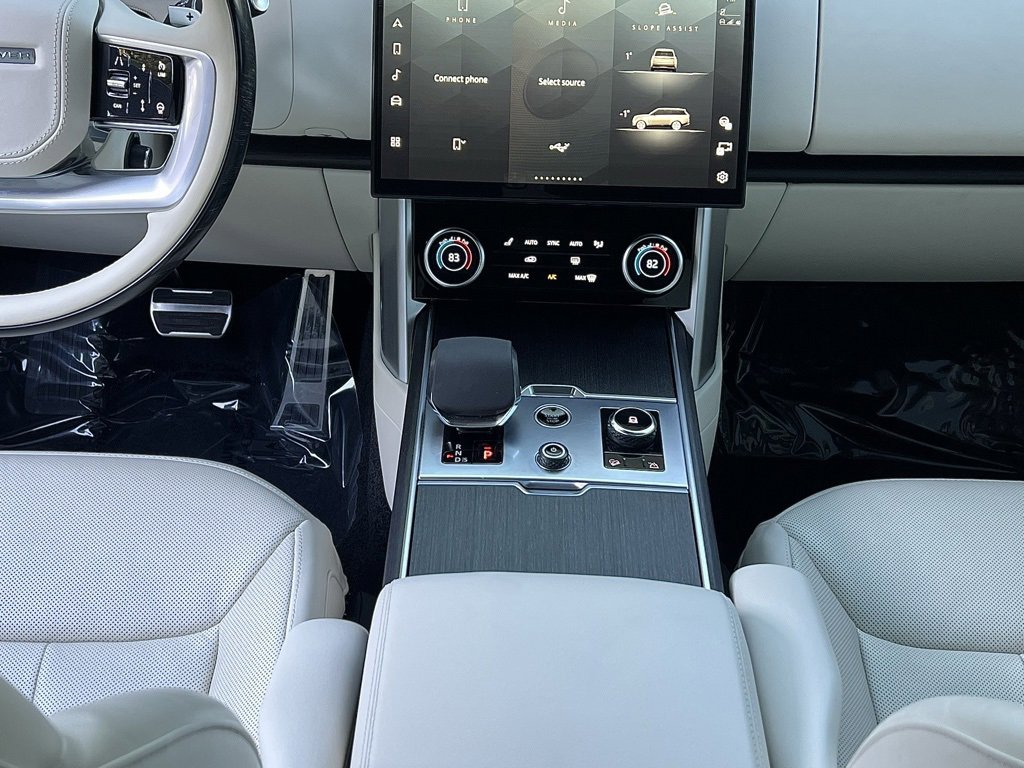 Used 2023 Land Rover Range Rover SE image 43