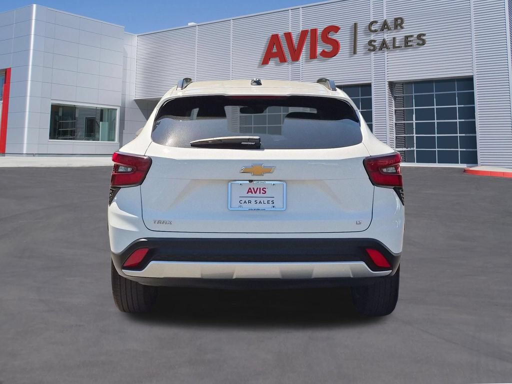 Used 2025 Chevrolet Trax LT w/ LT Convenience Package FWD image 7