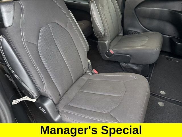 Used 2024 Chrysler Pacifica Touring image 36