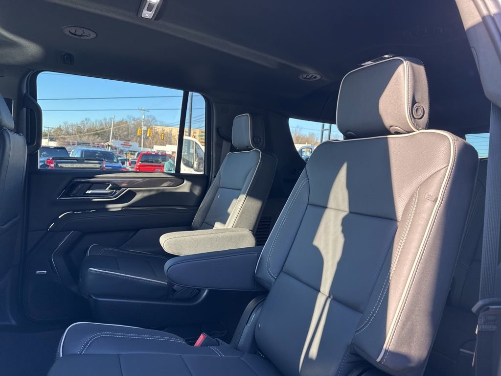 New 2026 GMC Yukon XL Elevation image 32
