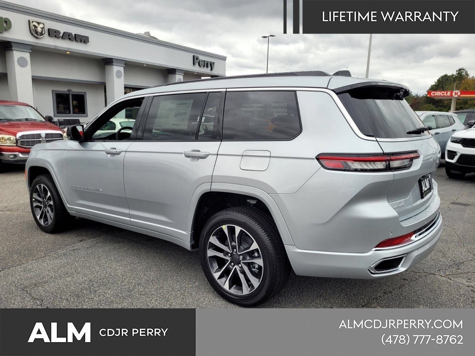 New 2025 Jeep Grand Cherokee L Overland w/ Luxury Tech Group IV AWD/4WD image 12