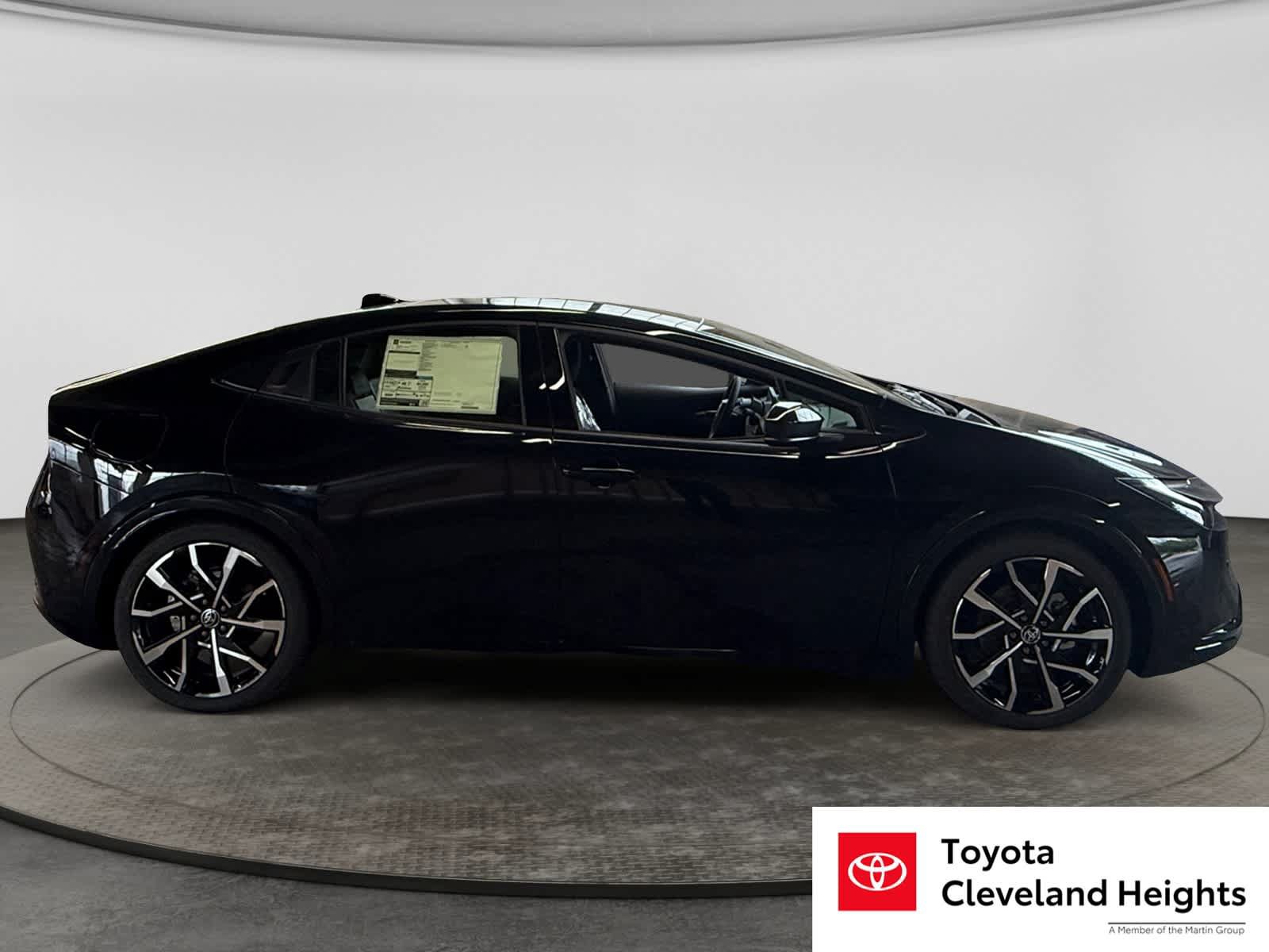 New 2026 Toyota Prius Plug-In Hybrid FWD image 4