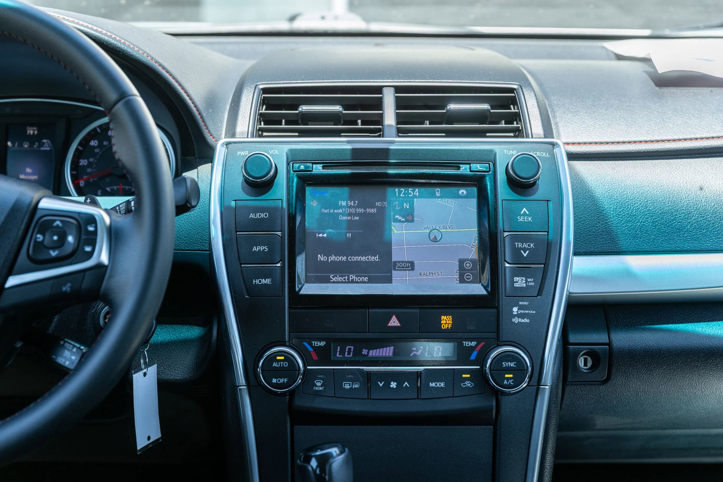 Used 2015 Toyota Camry XSE FWD image 29