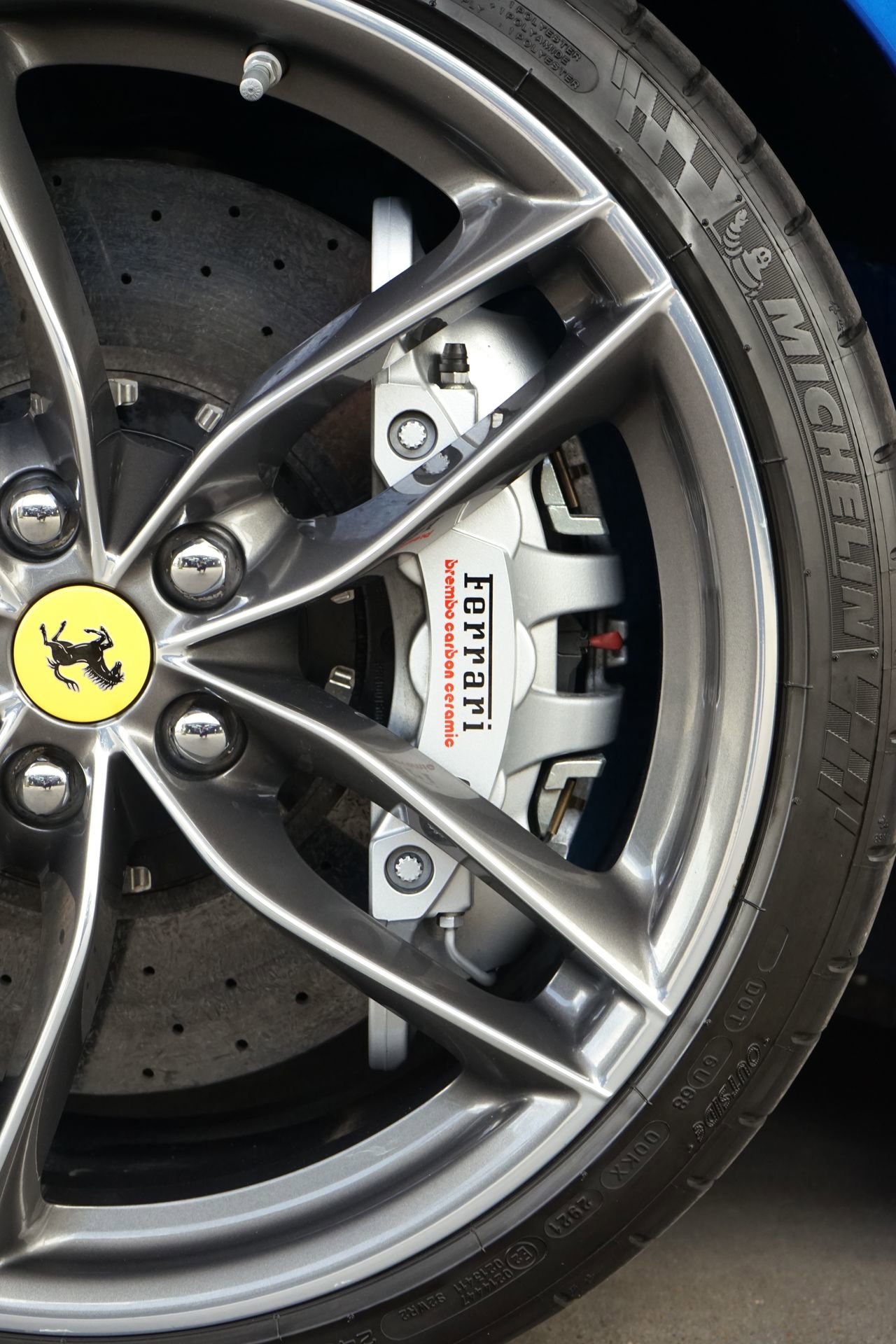 Used 2017 Ferrari 488 Spider image 34