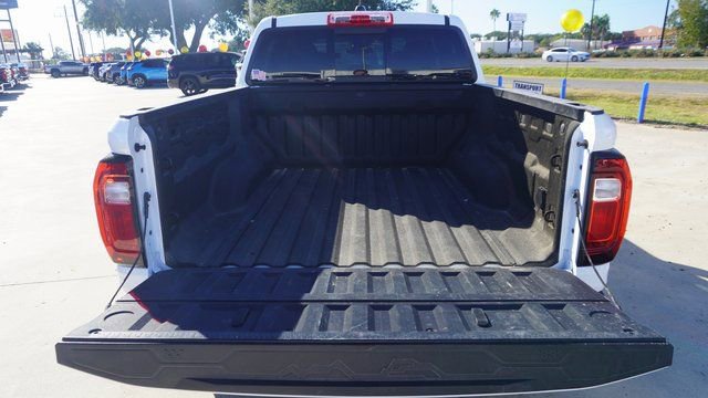 New 2025 GMC Canyon Elevation w/ Convenience Package image 9