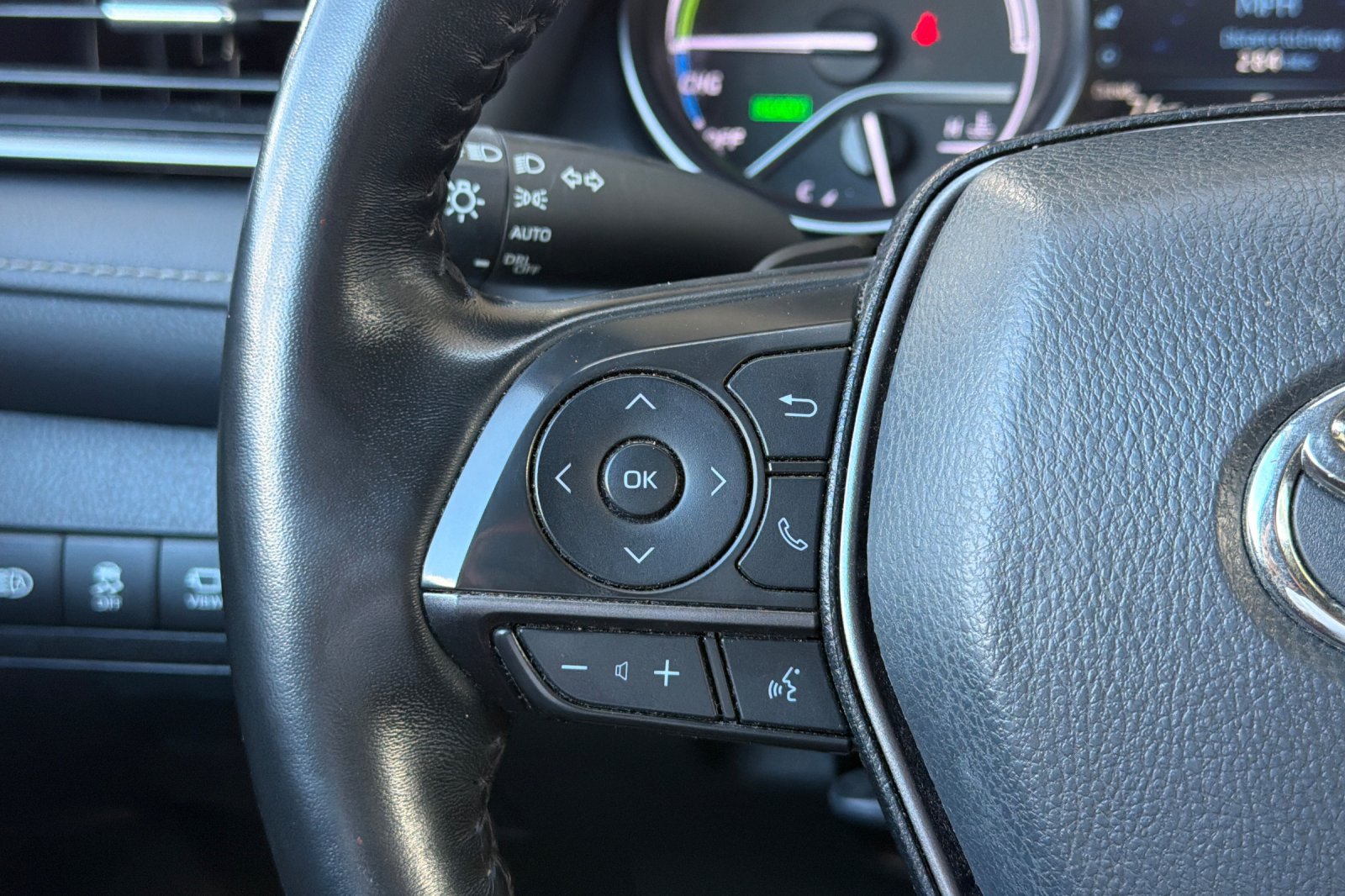 Used 2024 Toyota Camry XSE w/ Navigation Package FWD image 29