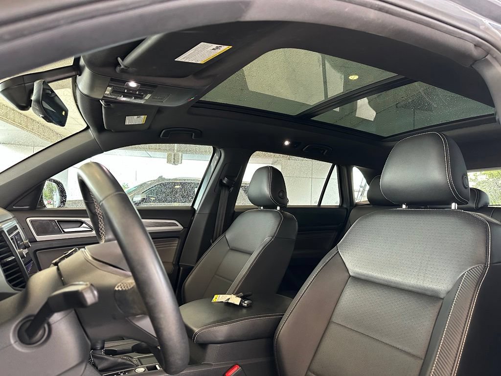 Used 2021 Volkswagen Atlas Cross Sport SE w/ Panoramic Sunroof Package FWD image 15