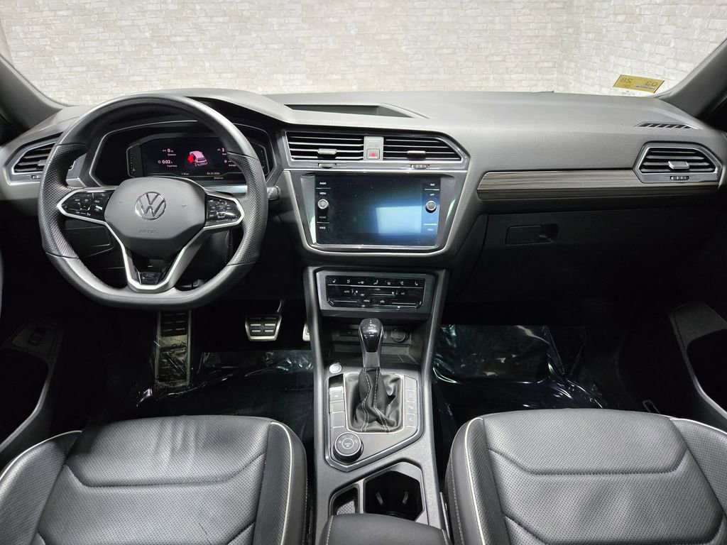 Used 2022 Volkswagen Tiguan SEL R-Line AWD/4WD image 39