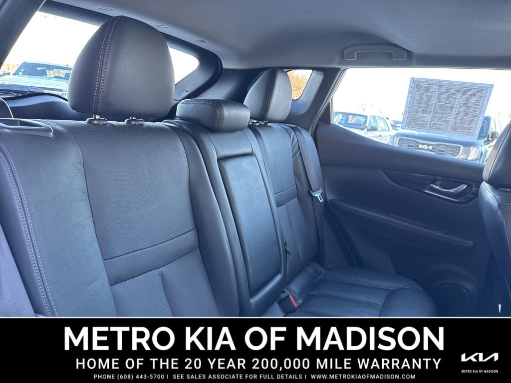 Used 2017 Nissan Rogue Sport SL w/ SL Premium Package image 34