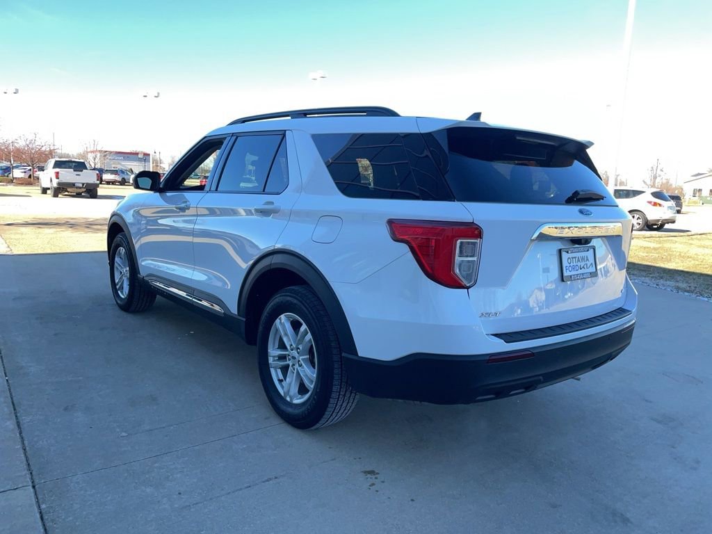 Used 2023 Ford Explorer XLT image 7