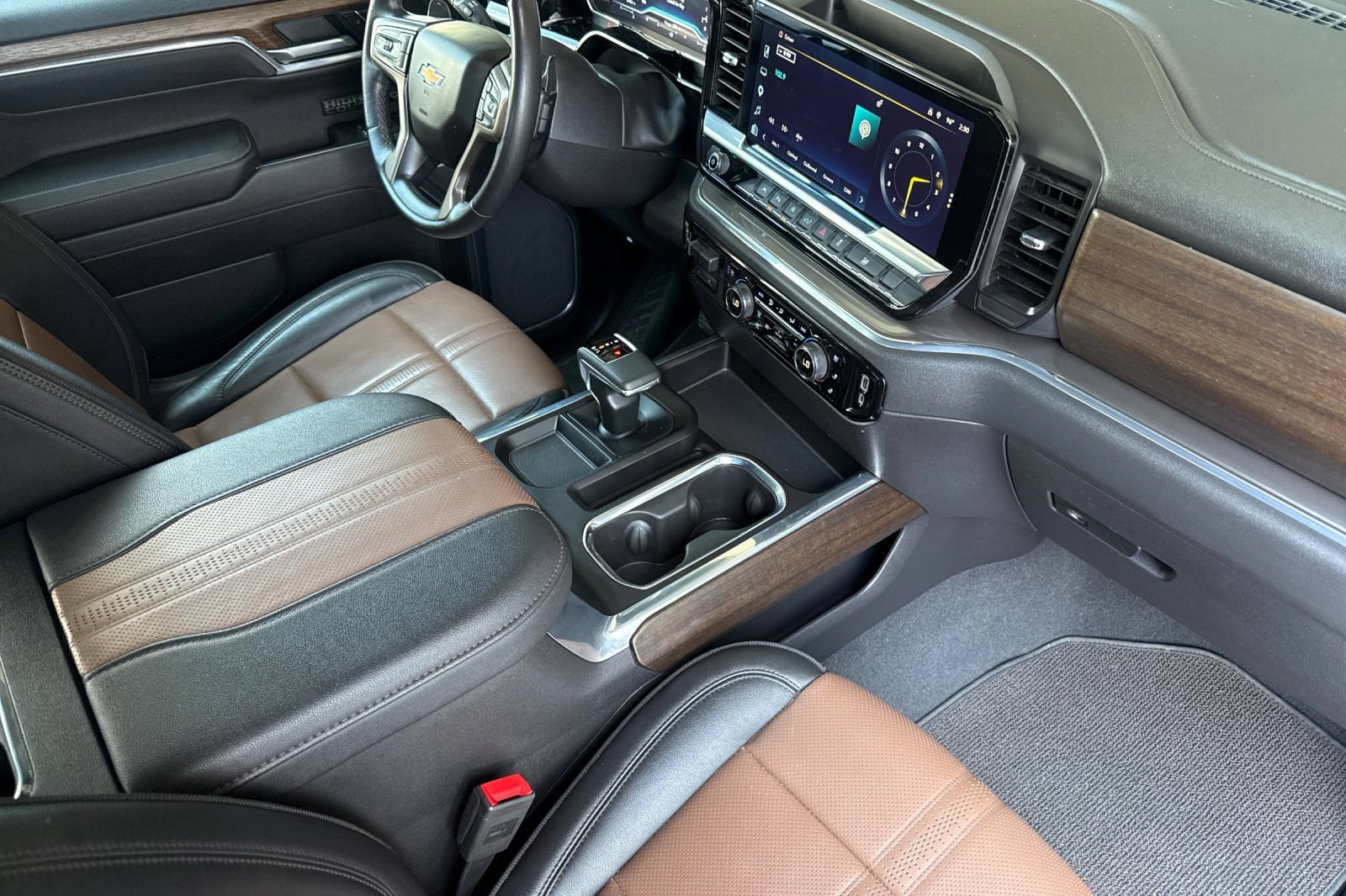 Used 2023 Chevrolet Silverado 1500 High Country AWD/4WD image 17