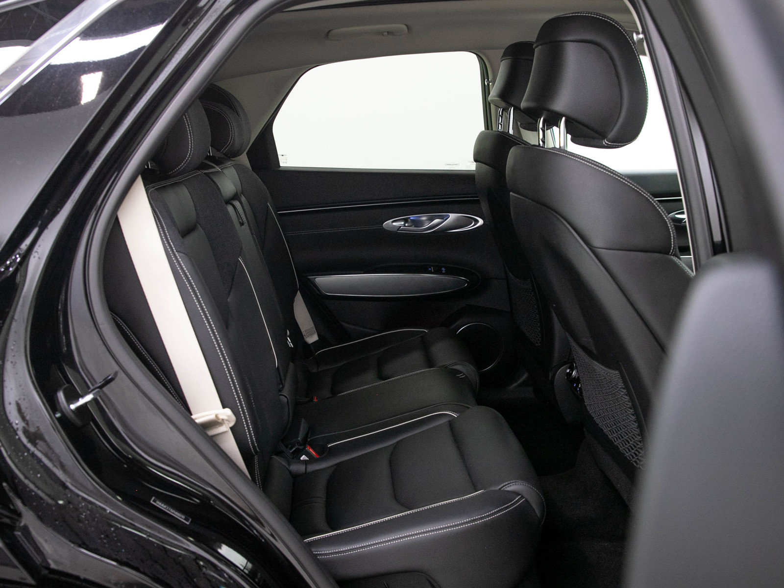 Used 2023 Genesis Electrified GV70 AWD/4WD image 12