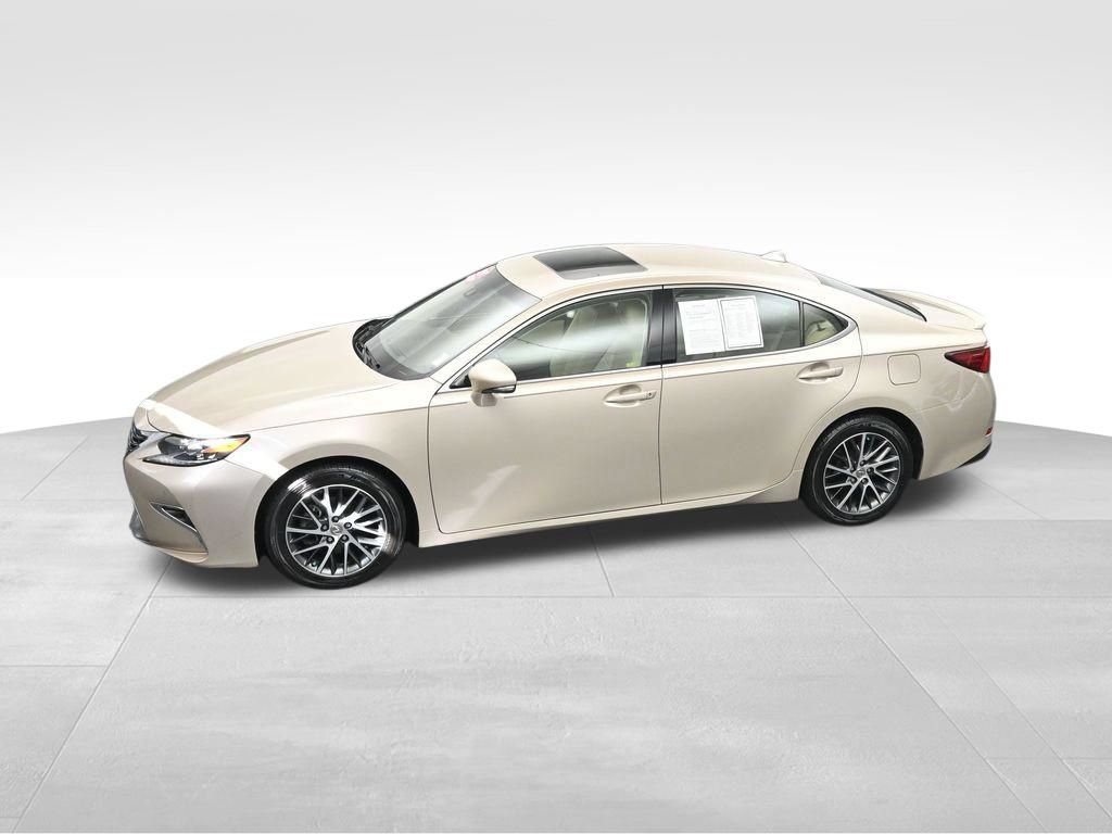 Used 2018 Lexus ES 350 w/ Luxury Package w/Wood Trim FWD image 34