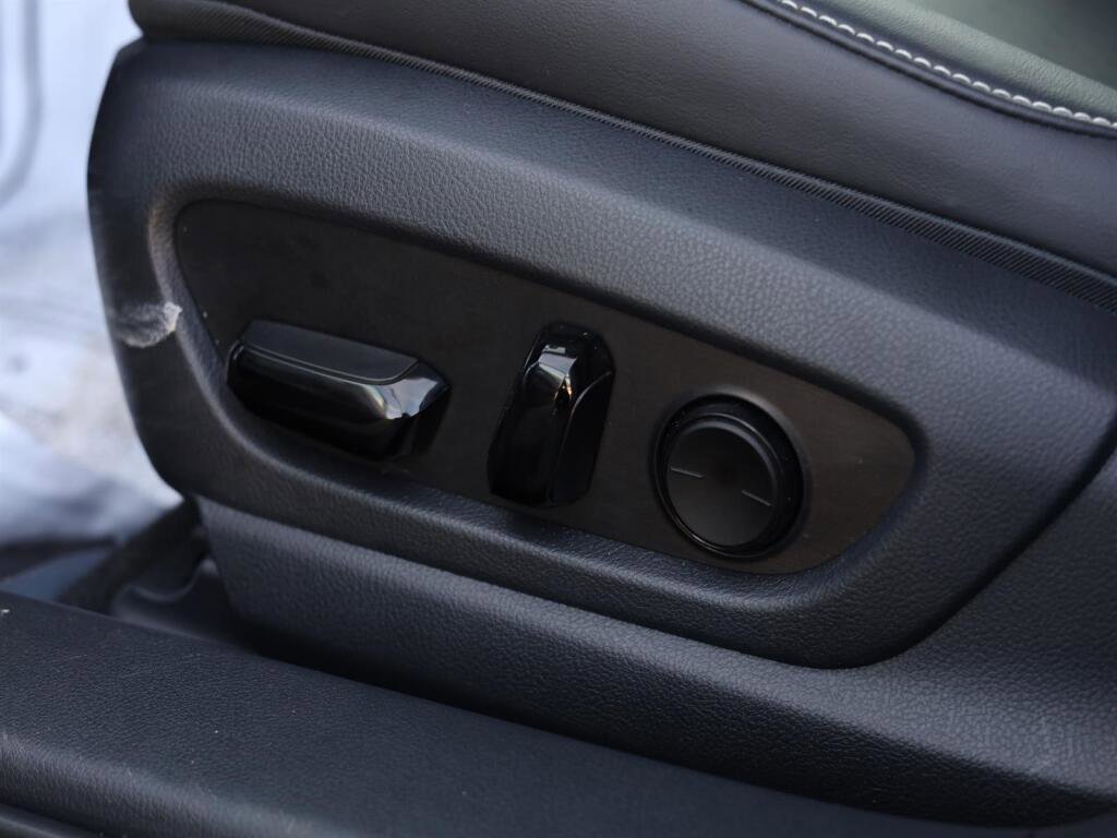 Used 2021 Lexus UX 250h w/ Accessory Package (Z1) image 7