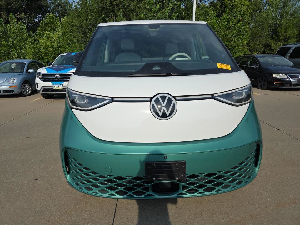Used 2025 Volkswagen ID. Buzz 1st Edition AWD/4WD image 3