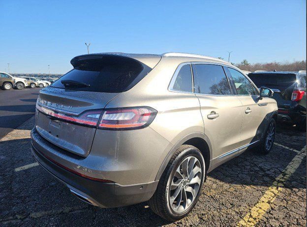 Used 2023 Lincoln Nautilus Reserve w/ Equipment Group 201A AWD/4WD image 3