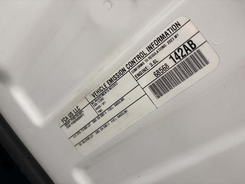 Used 2023 Jeep Grand Cherokee L Limited w/ Luxury Tech Group II image 19