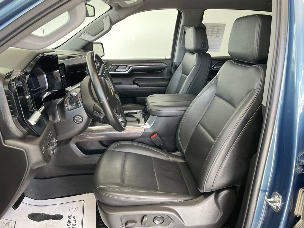 Used 2024 Chevrolet Silverado 1500 LTZ AWD/4WD image 9