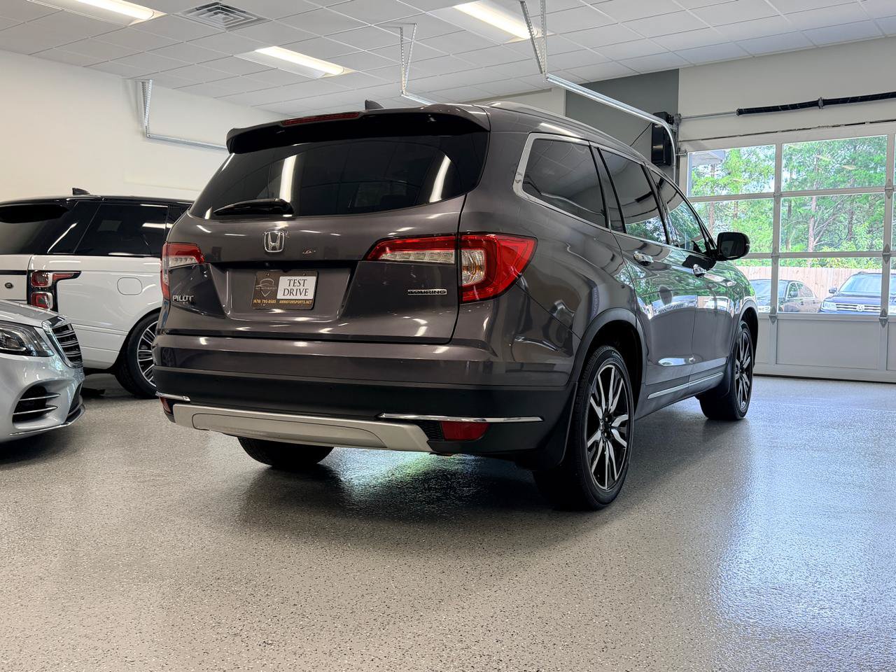 Used 2019 Honda Pilot Touring image 8