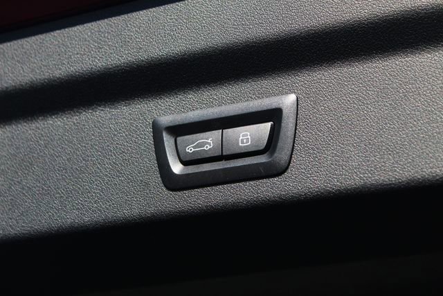 Used 2025 BMW X2 xDrive28i w/ Convenience Package image 9