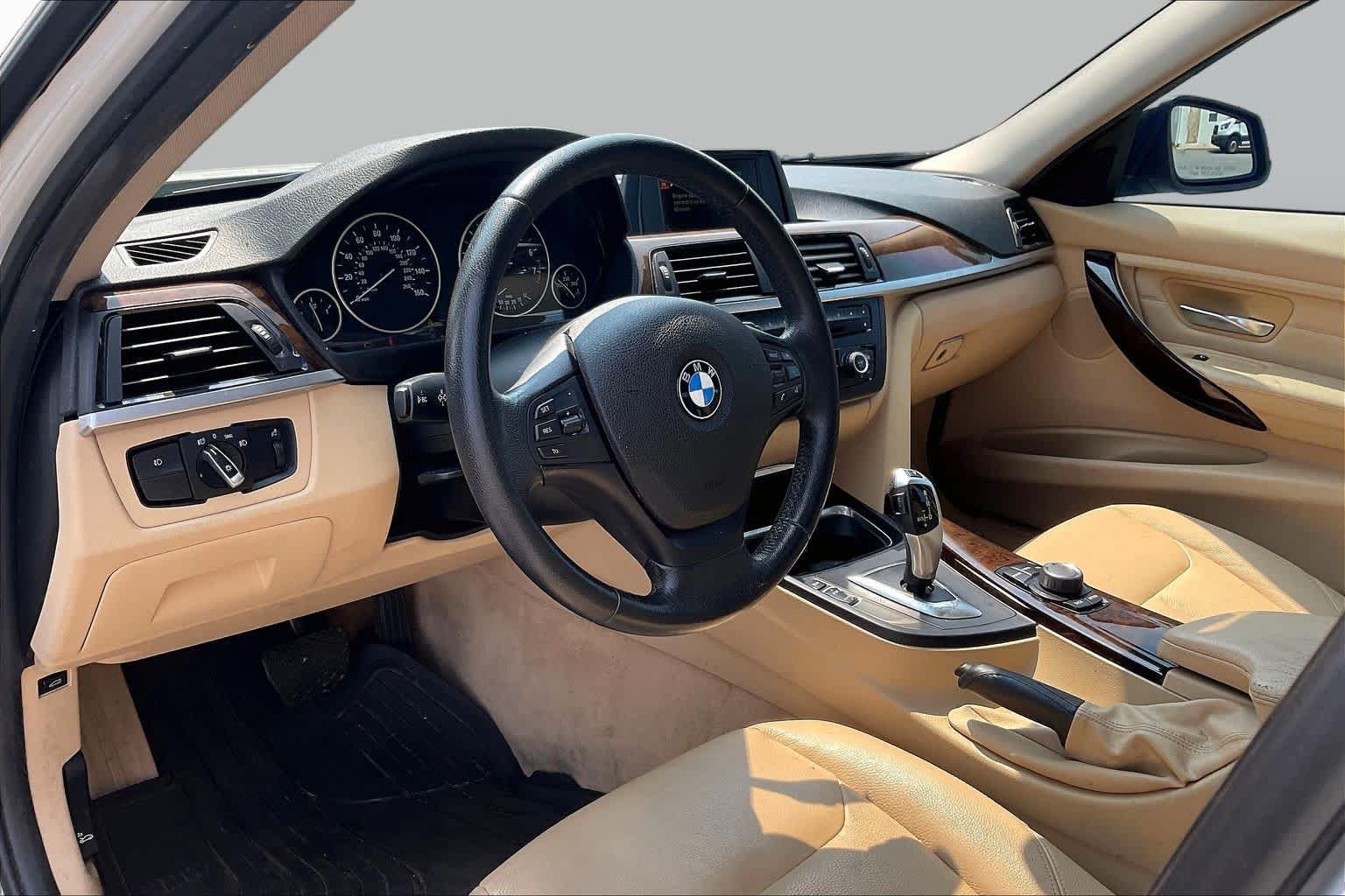 Used 2015 BMW 320i xDrive Sedan AWD/4WD image 17